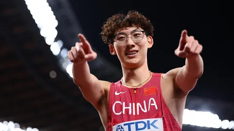 马龙奋斗瞬间短片触全网泪点，人民日报微博动容致敬！